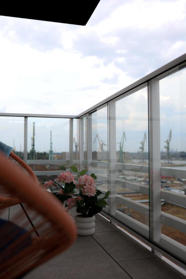 Glow Apartments, Apartamenty Stocznia Cesarska & Montownia 그단스크 외부 사진